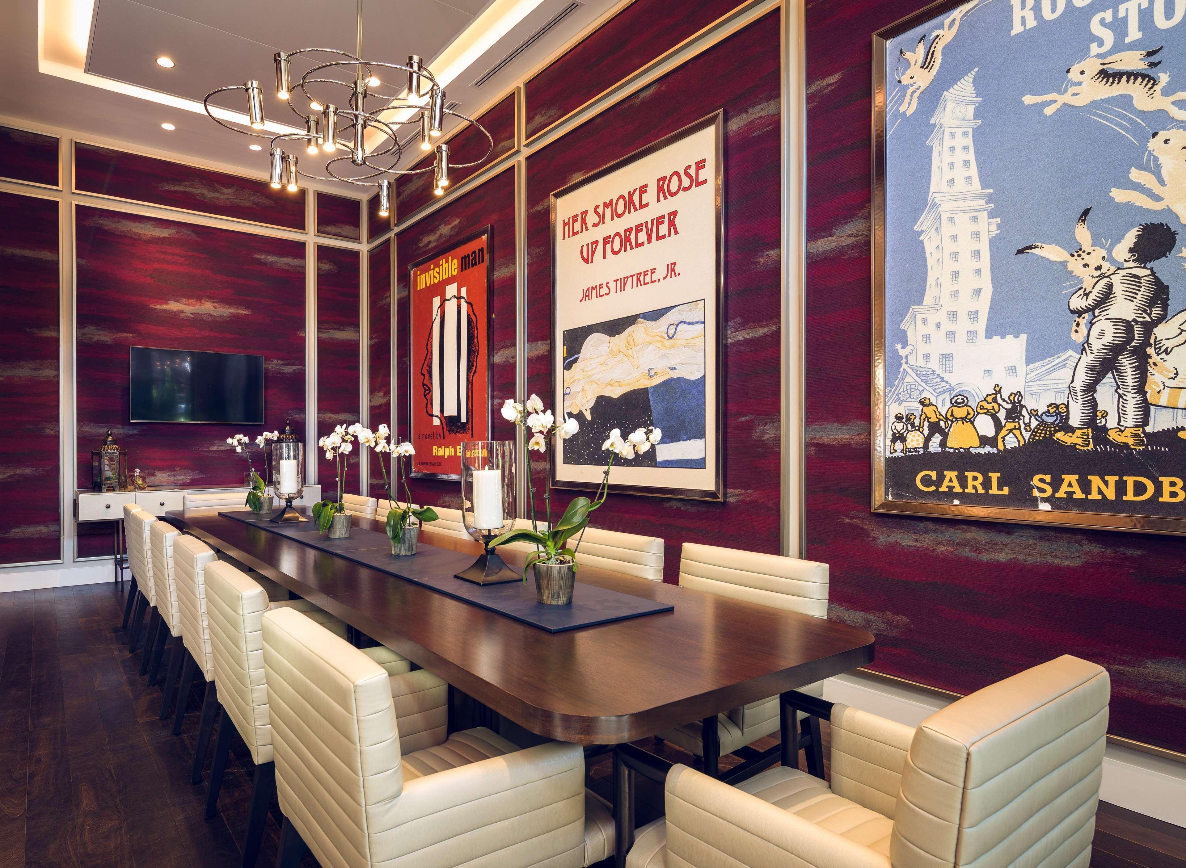 Sophy Hyde Park Hotel Chicago Exterior photo